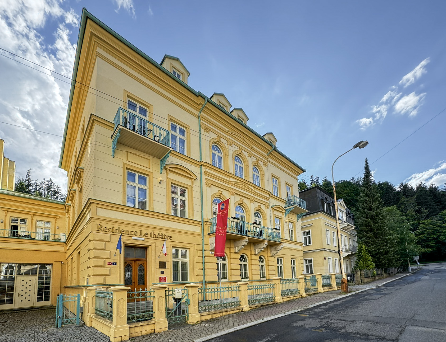 Amenities & Services